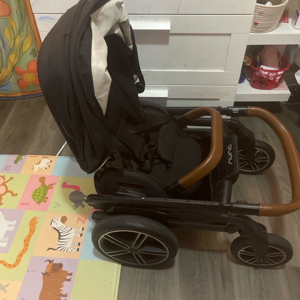 Black Stroller - Picture 5 of 11